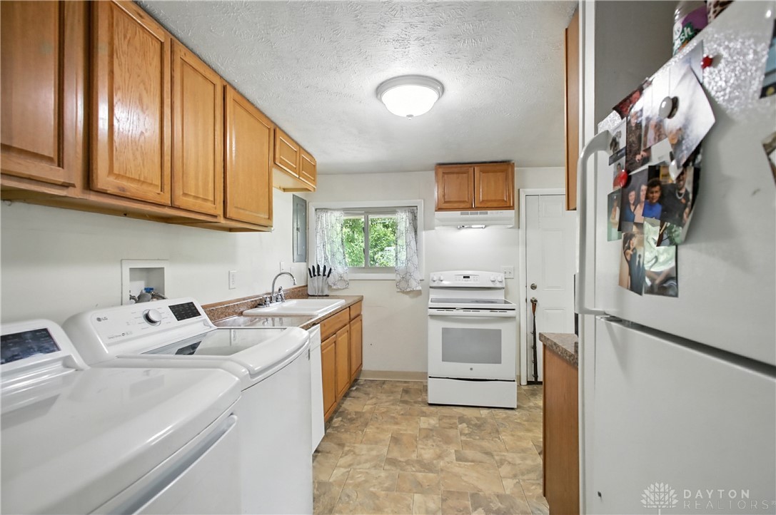 4796 Lamme Road Dayton, OH 45439 - Photo 12 of 28