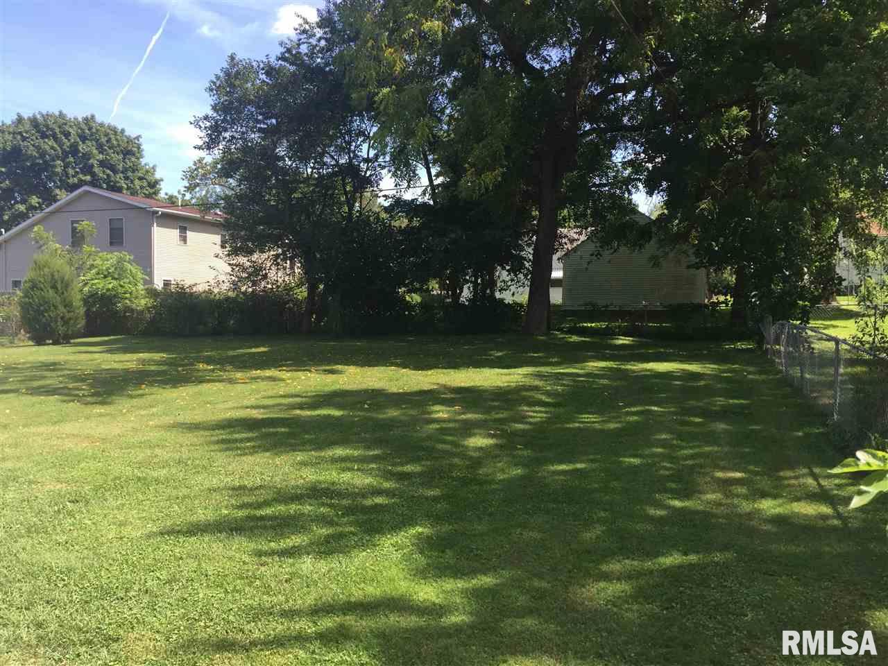 216 Berry Street Washington, IL 61571 - Photo 4 of 10 Gallery Image 4