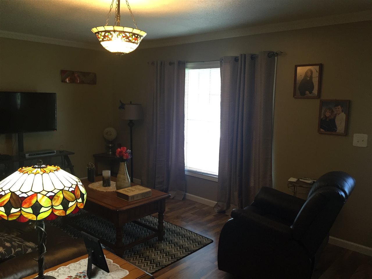 216 Berry Street Washington, IL 61571 - Photo 6 of 10 Gallery Image 6
