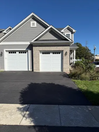 $2,675 | 699 Stevens Street, Geneva, IL 60134