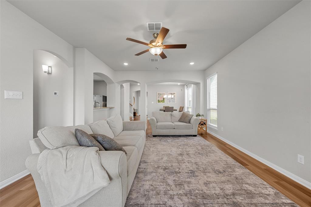 10232 Driskill Drive Waco, TX 76708 - Photo 5 of 39