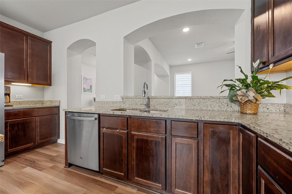 10232 Driskill Drive Waco, TX 76708 - Photo 9 of 39