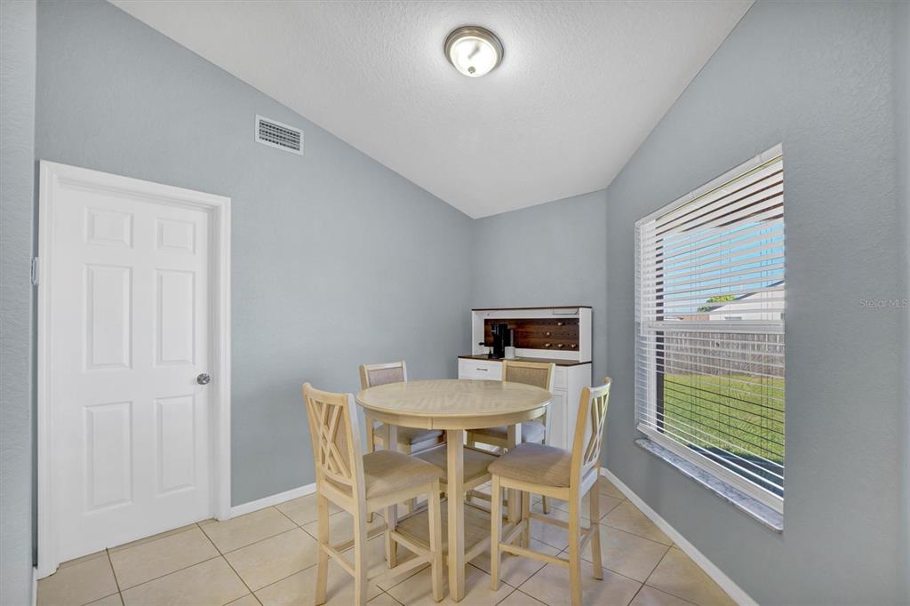 364 Cloverdale Road Winter Haven, FL 33884 - Photo 14 of 39