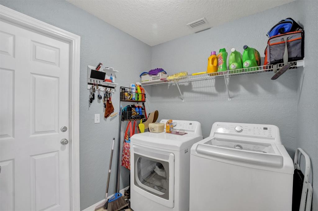 364 Cloverdale Road Winter Haven, FL 33884 - Photo 15 of 39