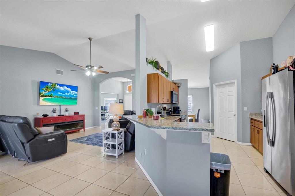 364 Cloverdale Road Winter Haven, FL 33884 - Photo 4 of 39