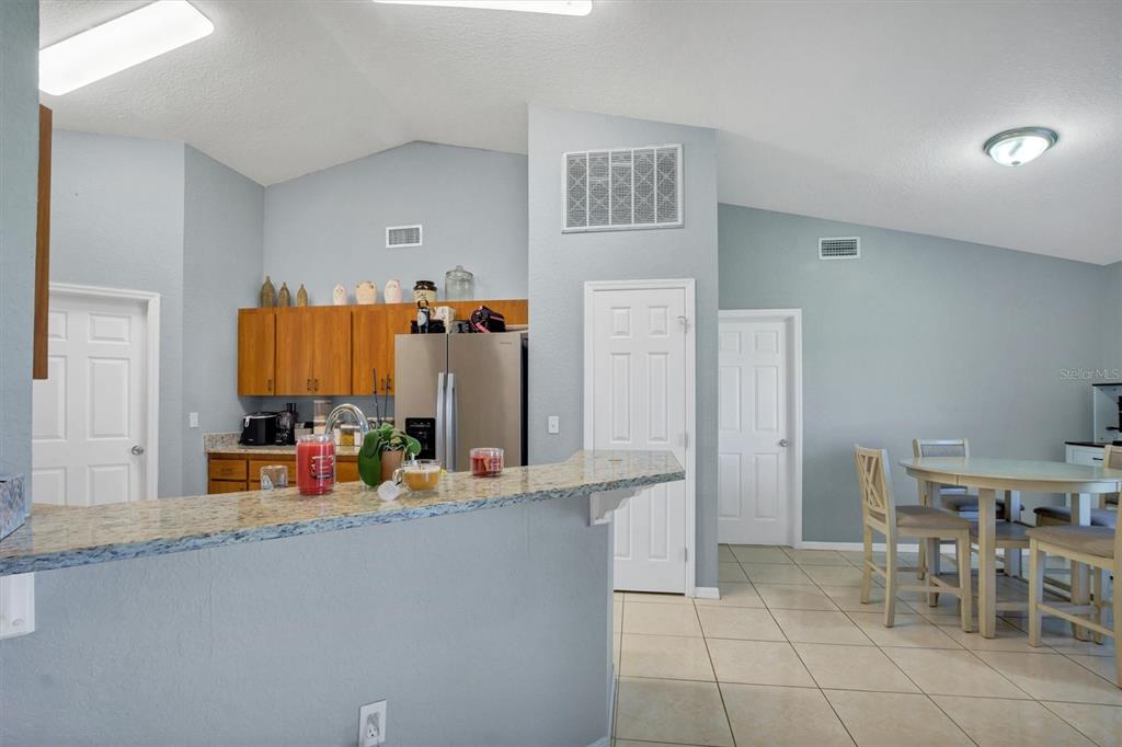 364 Cloverdale Road Winter Haven, FL 33884 - Photo 7 of 39