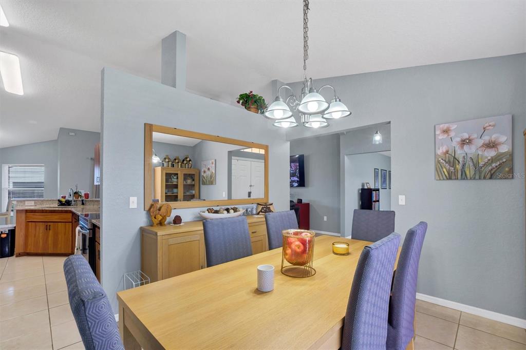 364 Cloverdale Road Winter Haven, FL 33884 - Photo 10 of 39