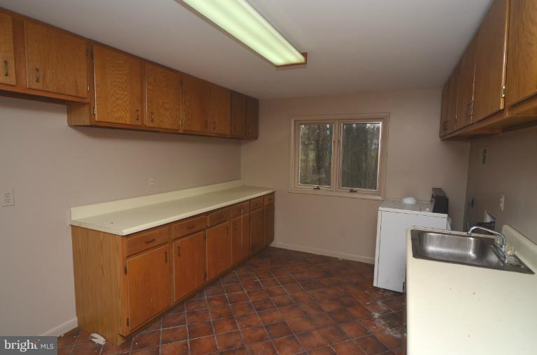 8548 Reservoir Road Fulton, MD 20759 - Photo 1 of 24 Laundry/Mud Room