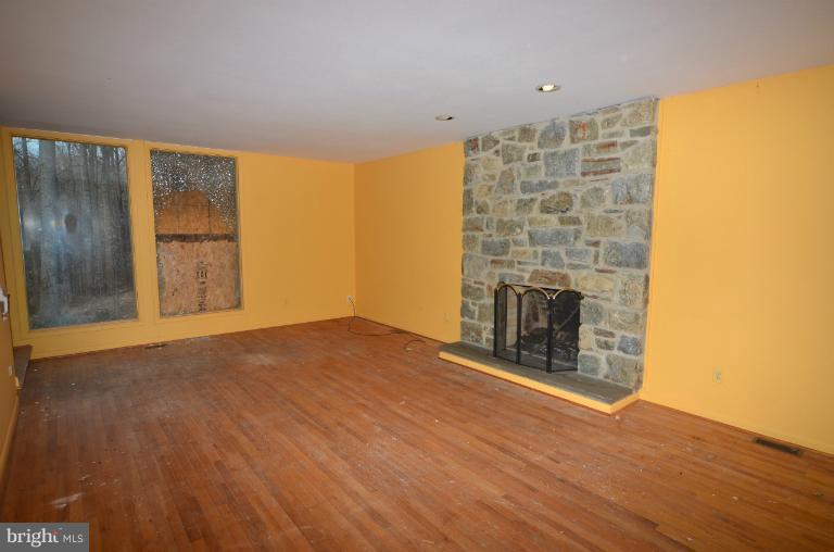 8548 Reservoir Road Fulton, MD 20759 - Photo 16 of 24 Family Room