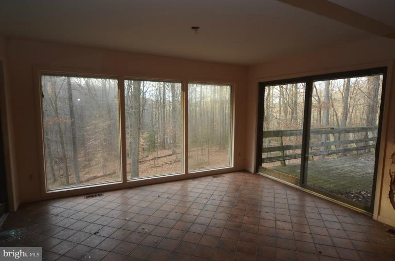 8548 Reservoir Road Fulton, MD 20759 - Photo 8 of 24 Kitchen area`