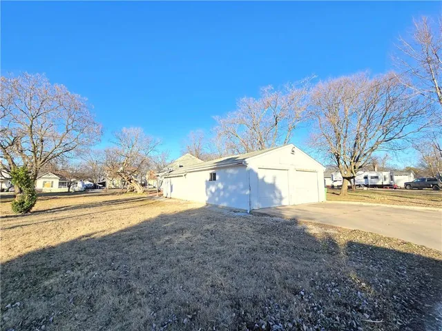$55,000 | 329 West 1st Street, Cherryvale, KS 67335