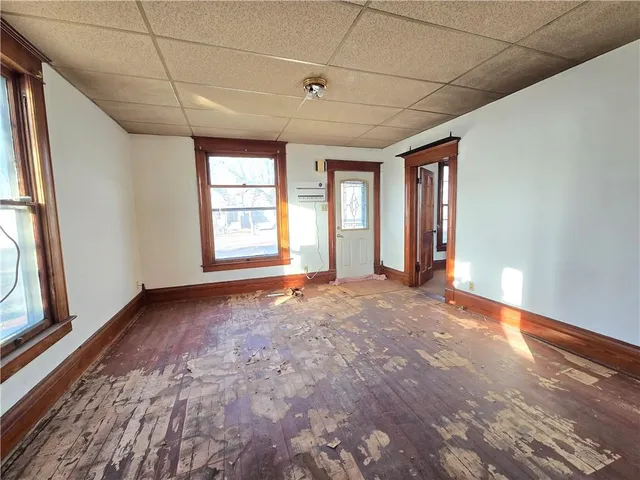 $55,000 | 329 West 1st Street, Cherryvale, KS 67335