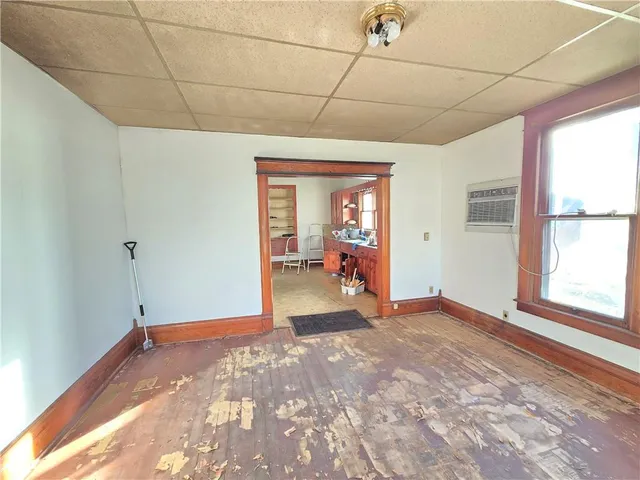 $55,000 | 329 West 1st Street, Cherryvale, KS 67335