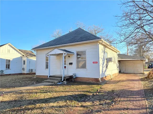 $55,000 | 329 West 1st Street, Cherryvale, KS 67335