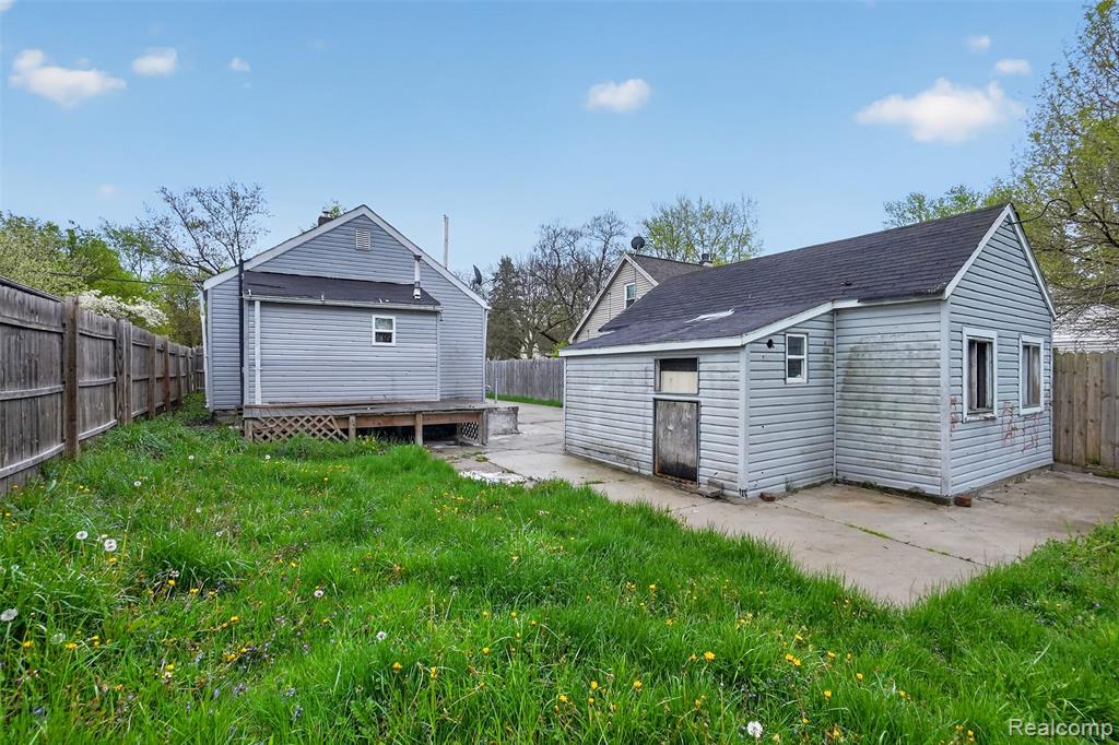 4910 Hughes Road Lansing, MI 48910 - Photo 22 of 27