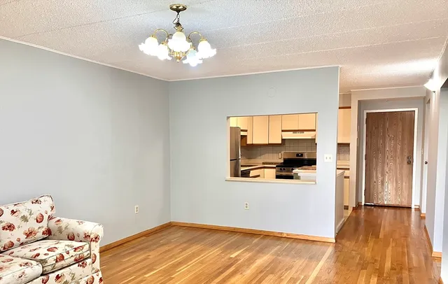 a view of empty room with window