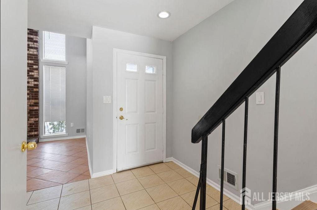 65 Allison Road East Windsor, NJ 08520 - Photo 5 of 29