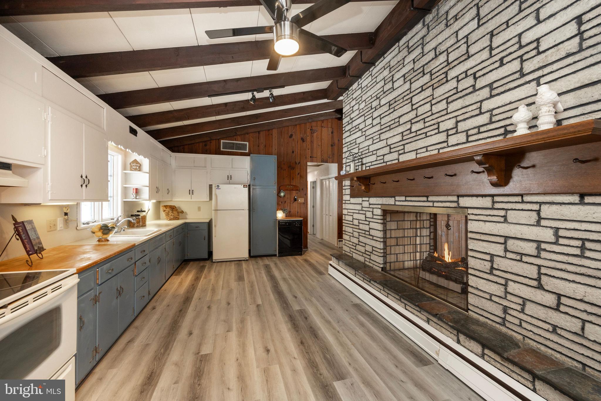 1358 Sheep Hill Road Pottstown, PA 19465 - Photo 7 of 27 Kitchen