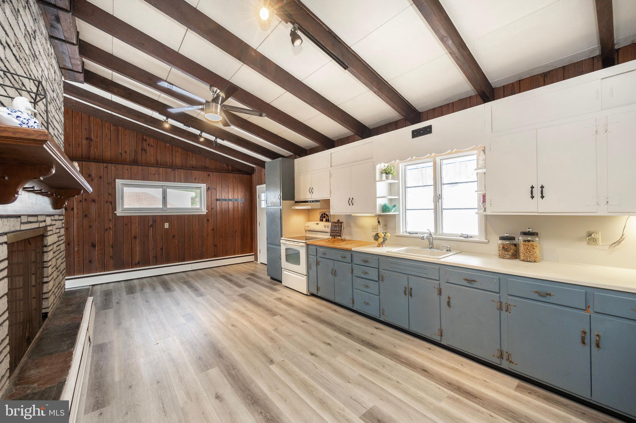 1358 Sheep Hill Road Pottstown, PA 19465 - Photo 8 of 27 Kitchen Vaulted Ceiling