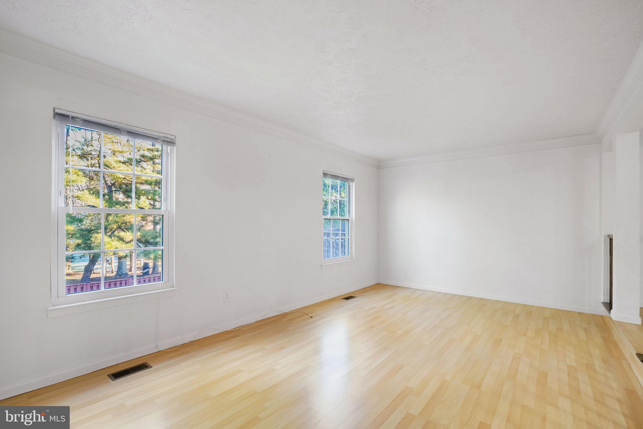 6515 Field Master Drive Springfield, VA 22152 - Photo 15 of 47 an empty room with a window