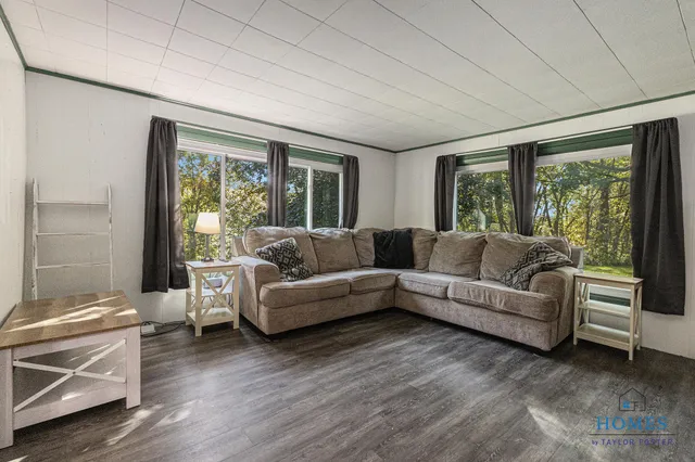 $294,900 | 3845 Wood School Road, Hastings, MI 49058