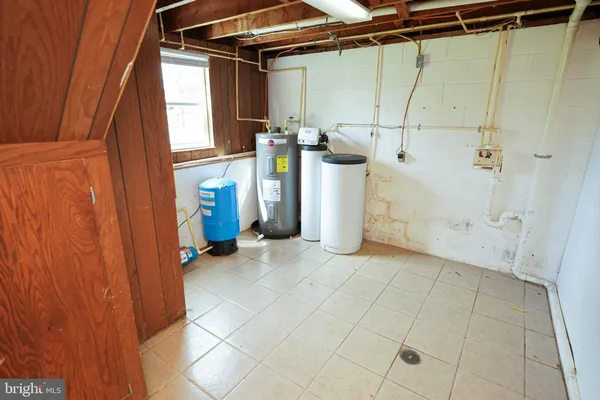 a view of a storage & utility room