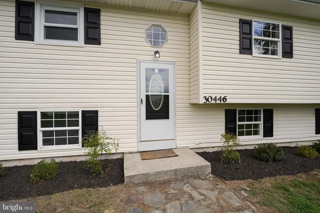 $2,195 | 30446 Zion Road, Salisbury, MD 21804