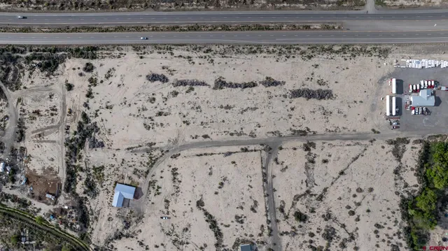 a view of a dry yard