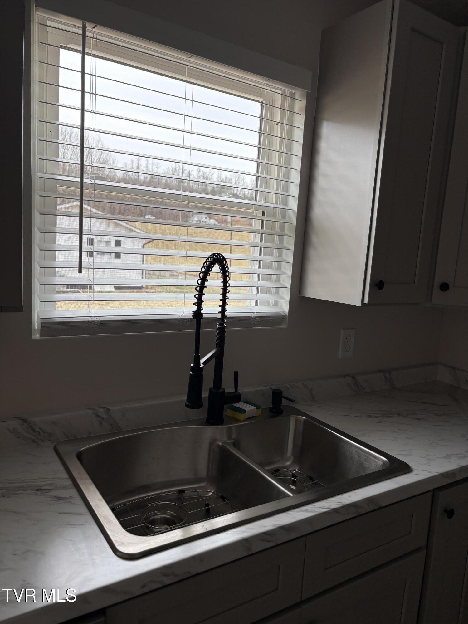 104 Winner Street Elizabethton, TN 37643 - Photo 17 of 35 16