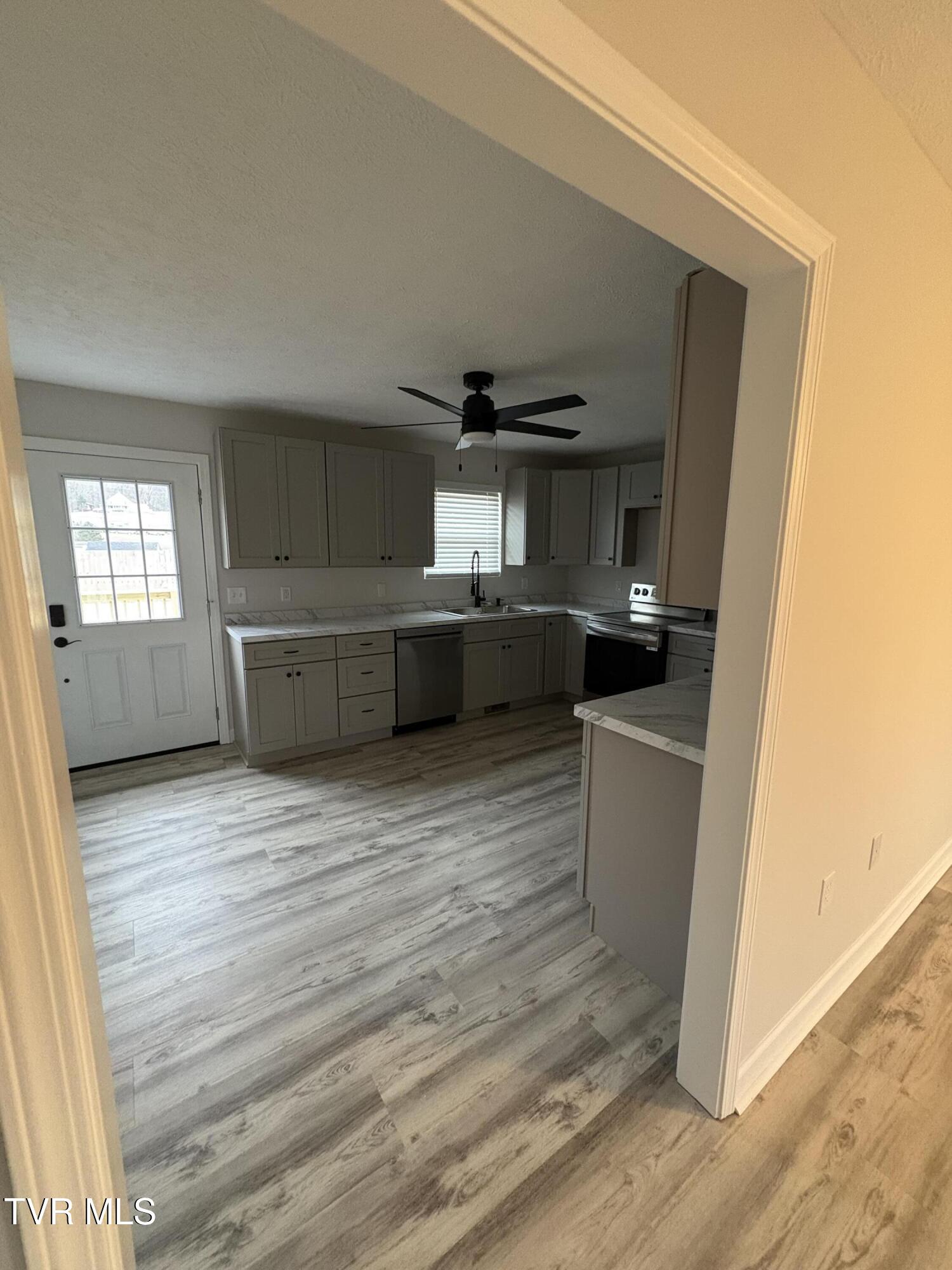 104 Winner Street Elizabethton, TN 37643 - Photo 9 of 35 08