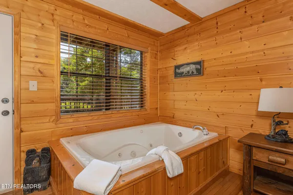 $949,900 | 1504 Bears Den Way, Sevierville, TN 37862