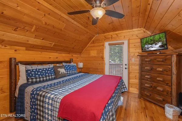 $949,900 | 1504 Bears Den Way, Sevierville, TN 37862