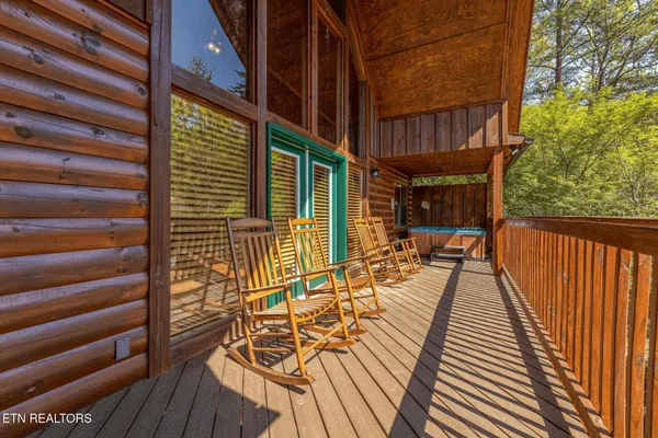 $949,900 | 1504 Bears Den Way, Sevierville, TN 37862