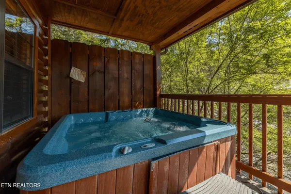 $949,900 | 1504 Bears Den Way, Sevierville, TN 37862