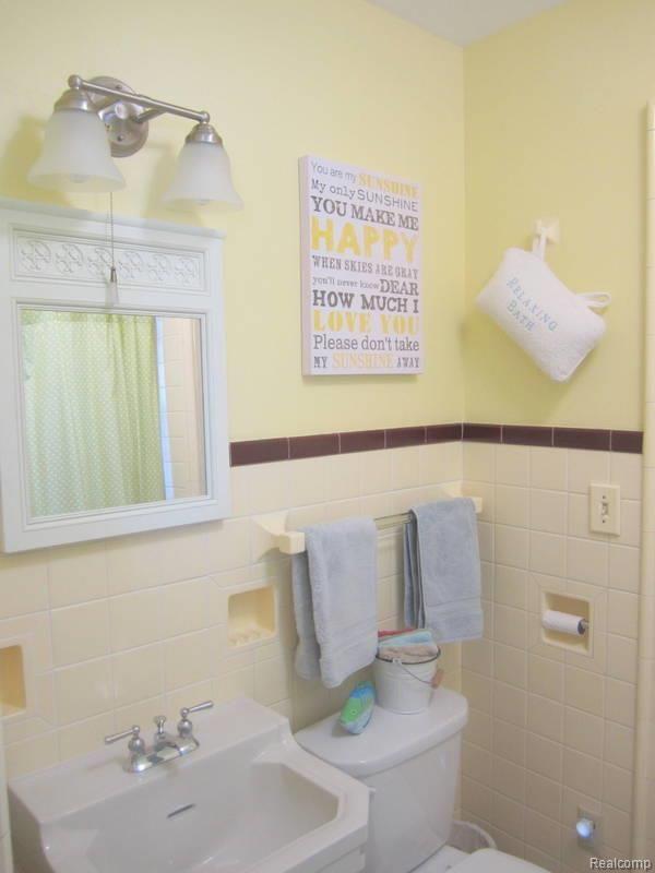 304 Mission Road Sault Ste. Marie, MI 49783 - Photo 18 of 25 18.jpg