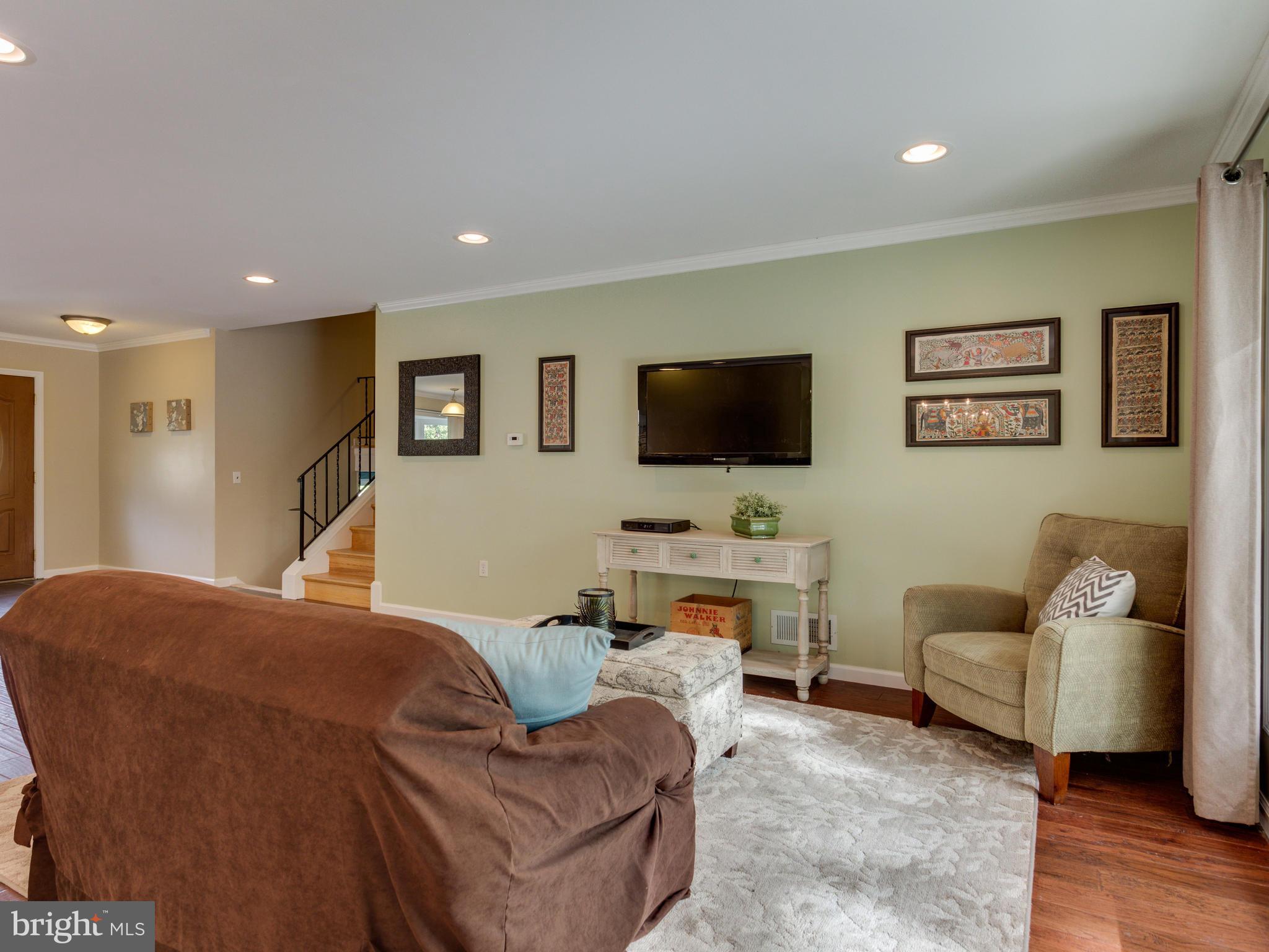 16101 Jerald Road Laurel, MD 20707 - Photo 11 of 30 Living Room