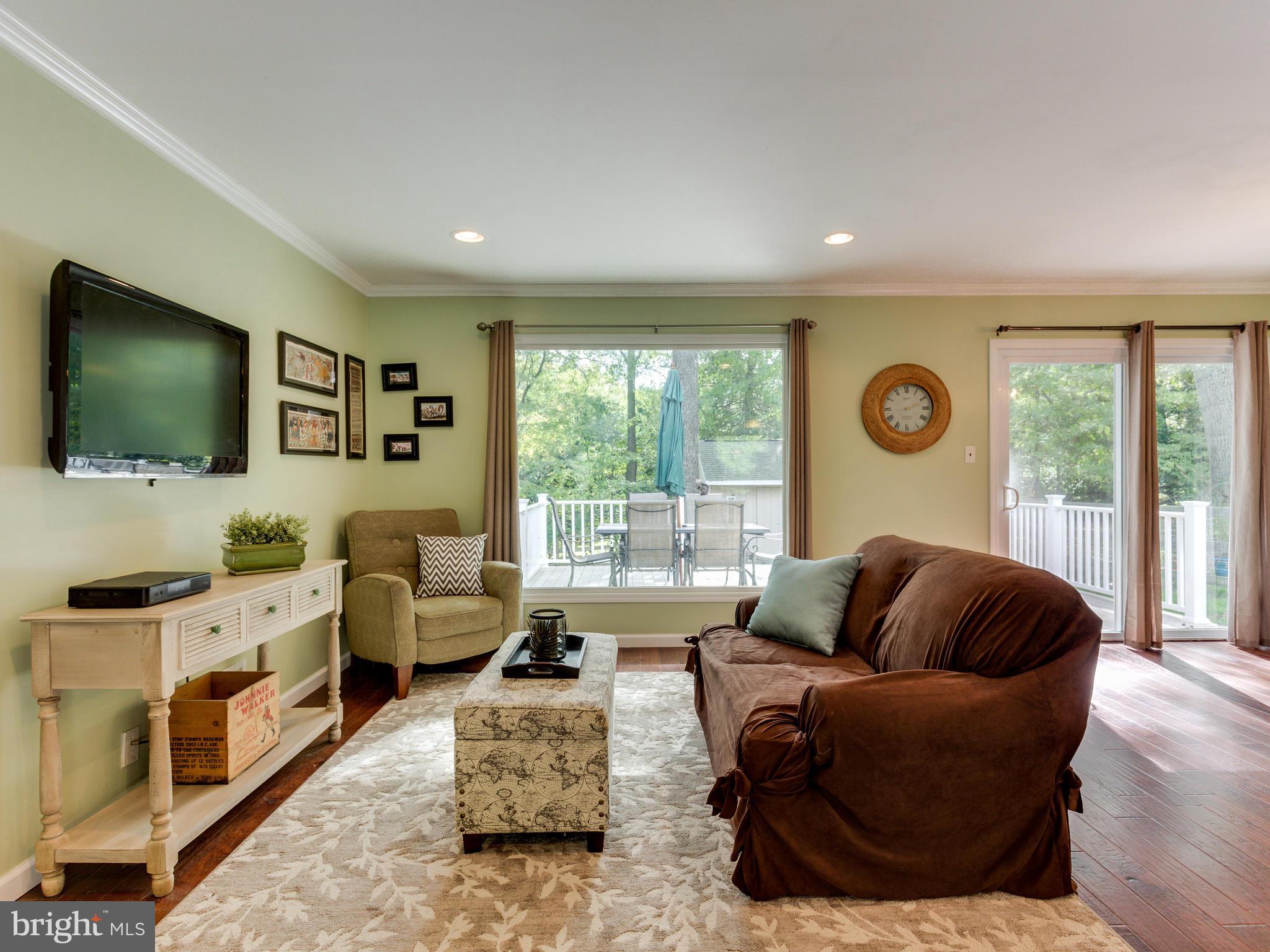 16101 Jerald Road Laurel, MD 20707 - Photo 10 of 30 Living Room