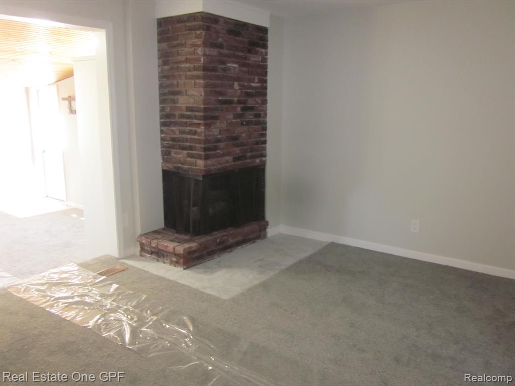 1878 Prestwick Road Grosse Pointe Woods, MI 48236 - Photo 11 of 35