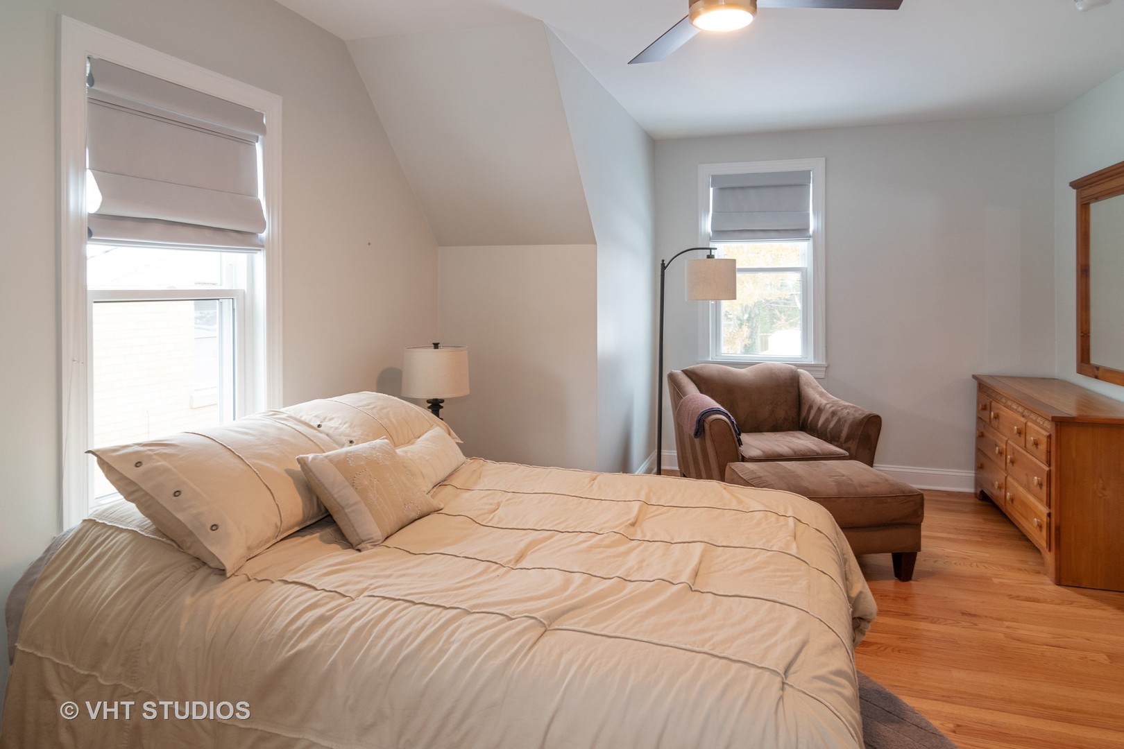 539 Selborne Road Riverside, IL 60546 - Photo 12 of 17 a bedroom with a bed and a window