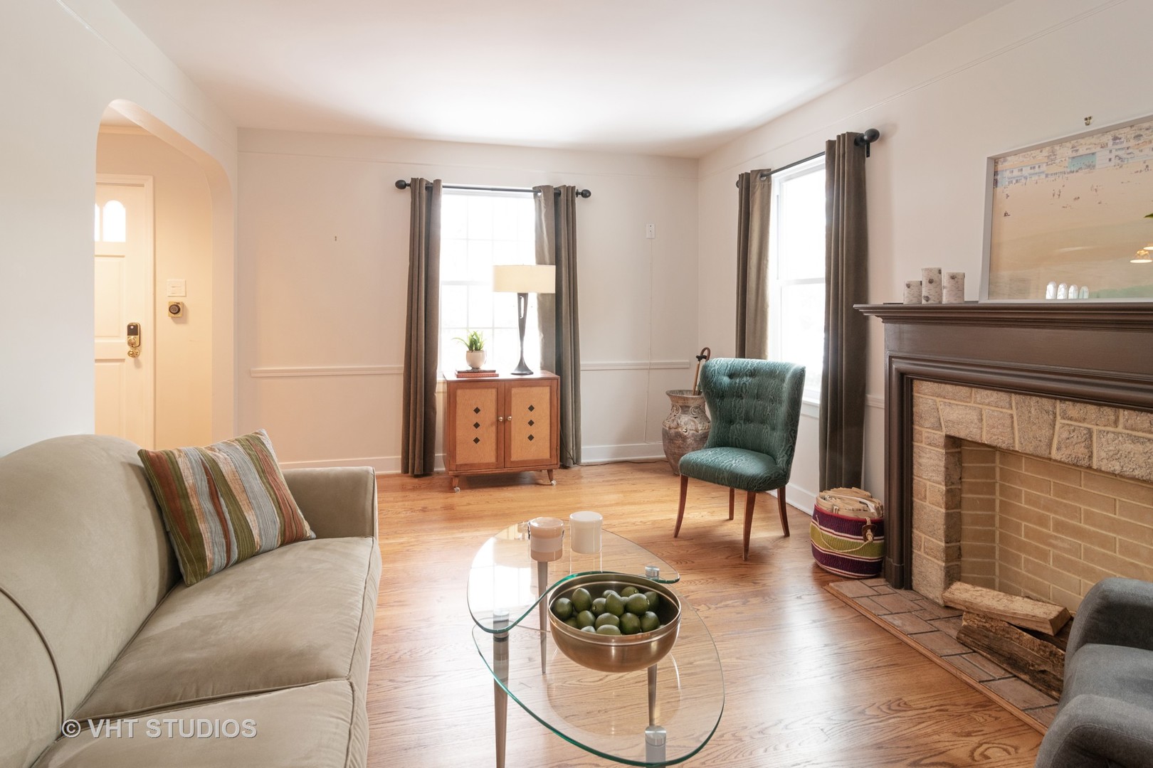 539 Selborne Road Riverside, IL 60546 - Photo 3 of 17 a living room with furniture and a fireplace