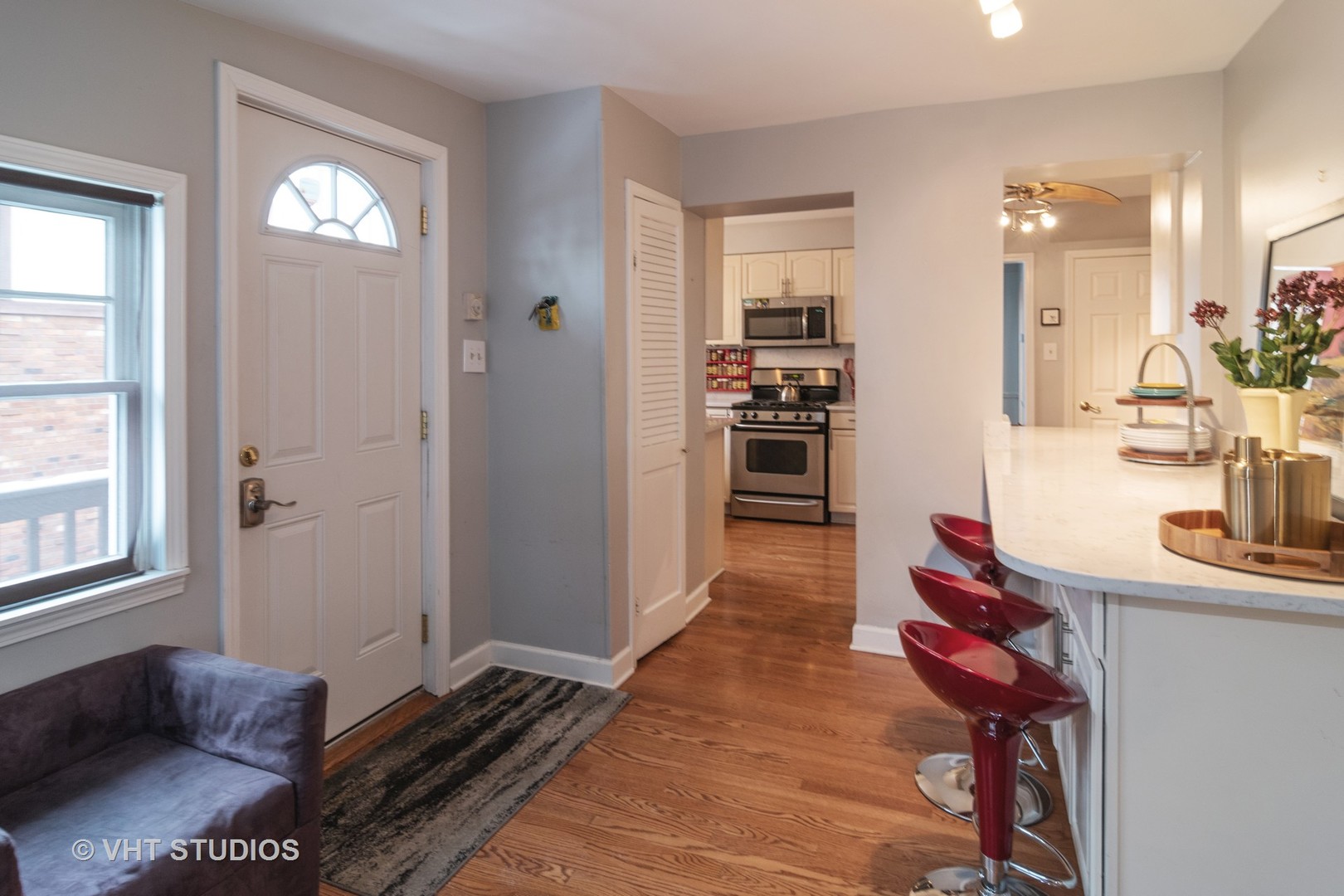 539 Selborne Road Riverside, IL 60546 - Photo 8 of 17 a bedroom with furniture and a window