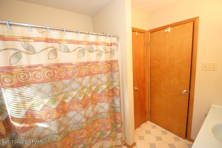 522 South Old Stage Road Albrightsville, PA 18210 - Photo 13 of 25 Bathroom
