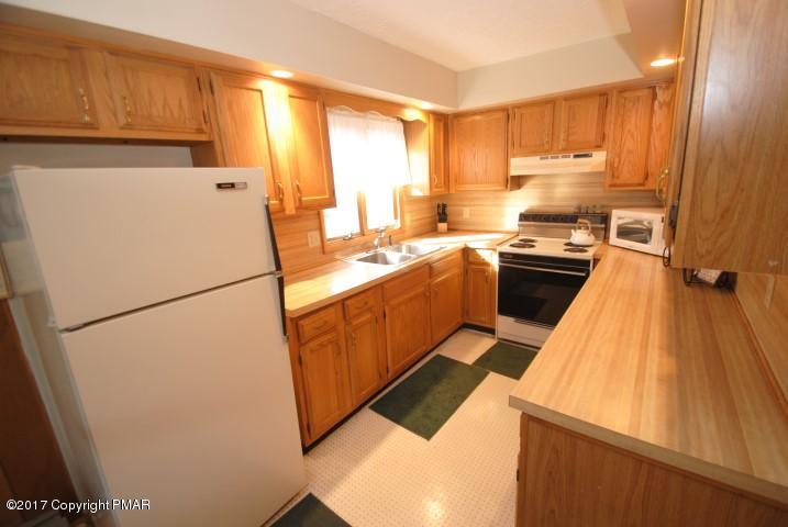 522 South Old Stage Road Albrightsville, PA 18210 - Photo 9 of 25 Kitchen