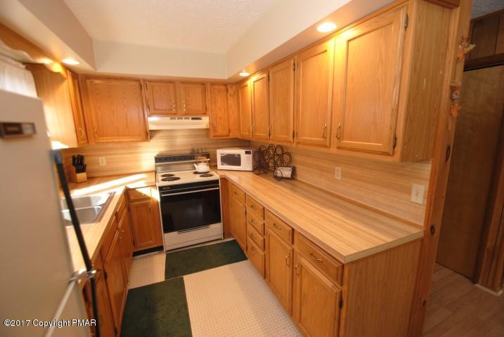 522 South Old Stage Road Albrightsville, PA 18210 - Photo 10 of 25 Kitchen