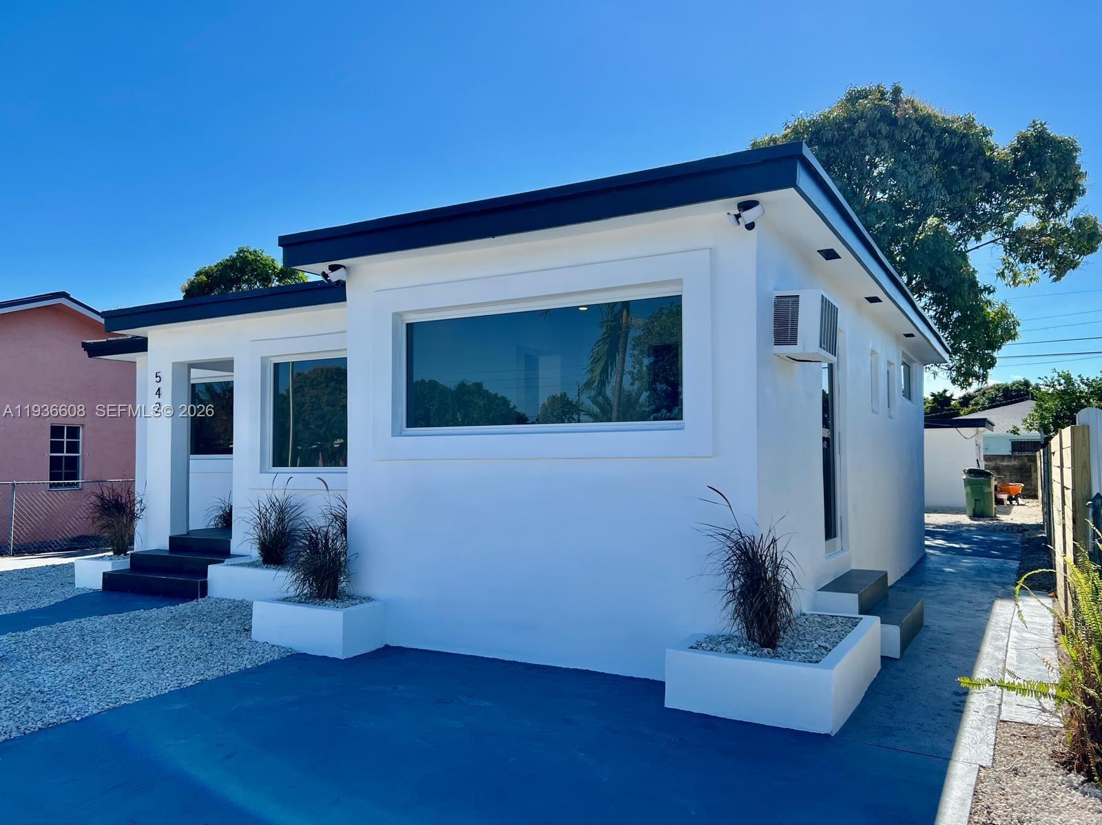 542 East 20th Street Hialeah, FL 33013 - Photo 8 of 30