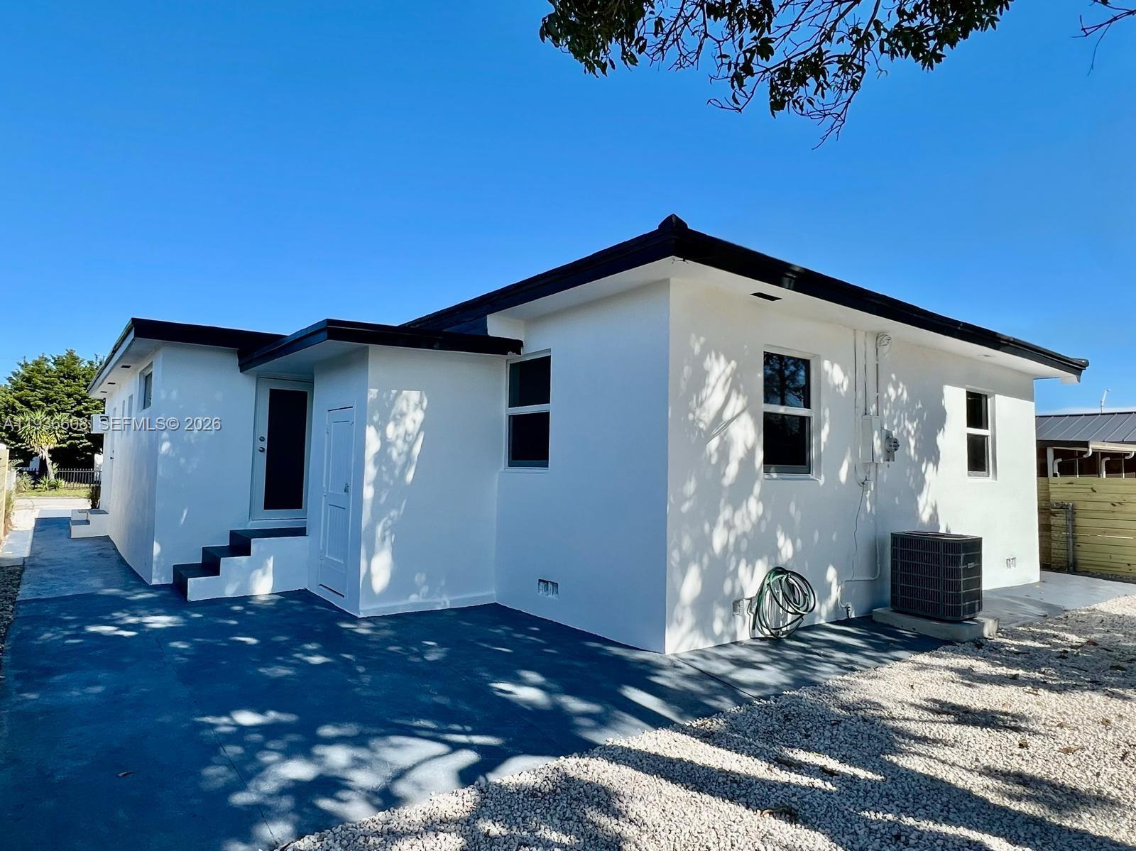 542 East 20th Street Hialeah, FL 33013 - Photo 9 of 30