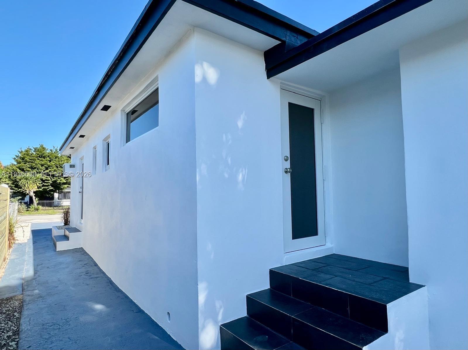 542 East 20th Street Hialeah, FL 33013 - Photo 10 of 30