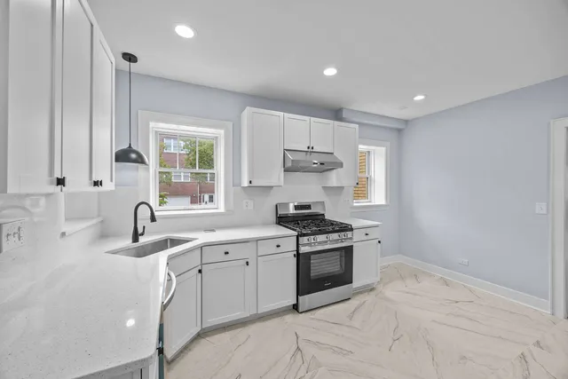 $4,800 | 1101 South Oak Park Avenue, Unit 1, Oak Park, IL 60304