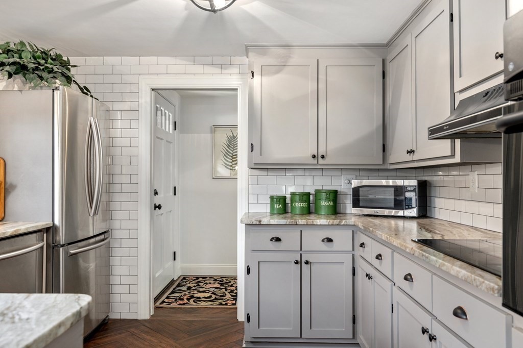93 Linebrook Road Ipswich, MA 01938 - Photo 4 of 42 Gallery Image 4