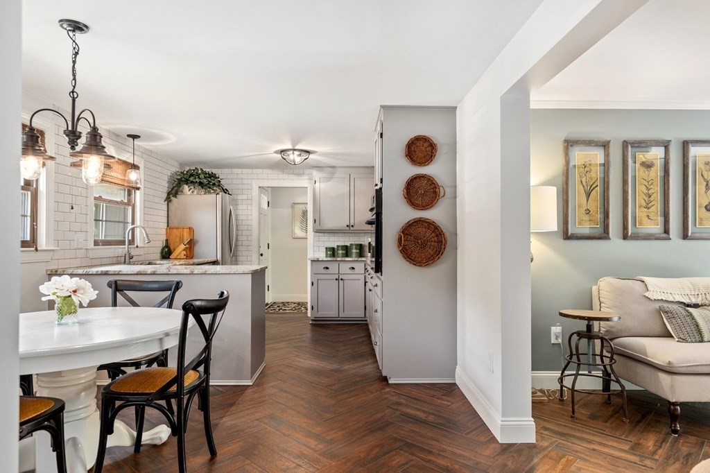 93 Linebrook Road Ipswich, MA 01938 - Photo 5 of 42 Gallery Image 5